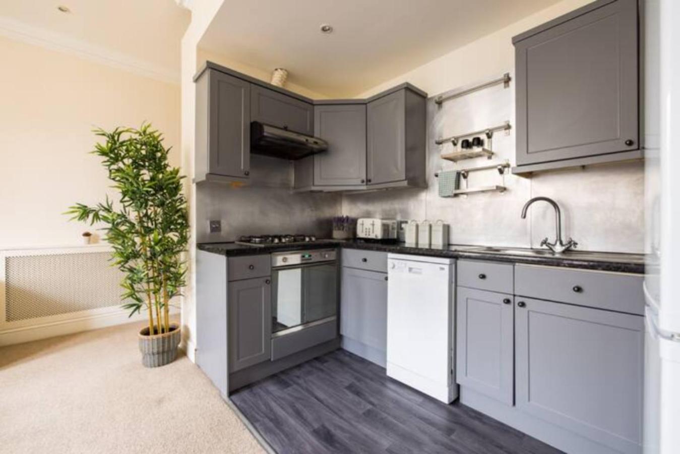 The West Kensington Collection Appartement Londen Buitenkant foto