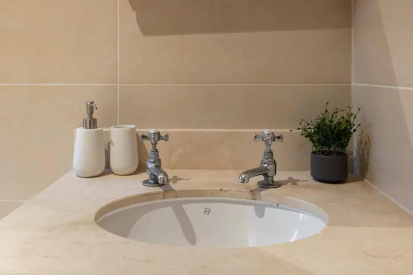 The West Kensington Collection Appartement Londen Buitenkant foto